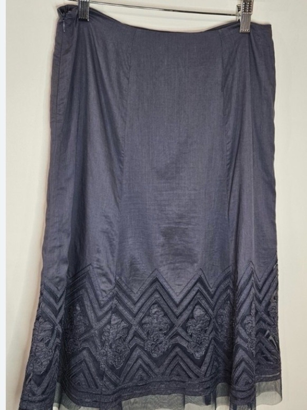 Nine West Embroidered A-Line, Lined Applique Tulle Trim Long Skirt Blue SZ 4